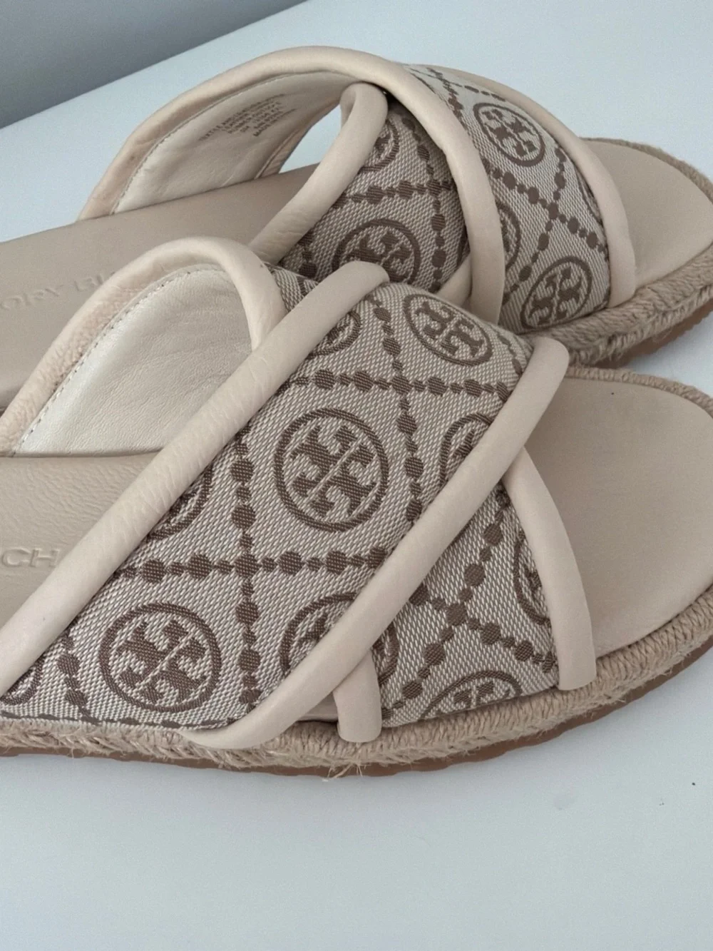 Tory Burch Neutral Beige Logo Cross-Over Slide Sandals